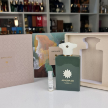 فضای سیاره ای مخوف و مه آلود پوشیده شده از کاج هایی ضخیم رو با بوییدن این عطر تجربه کن