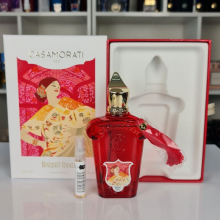 اگه خیلی وقته دنبال یه کار خوب زنونه با رایحه چوبی هستی این عطر رو امتحان کن?